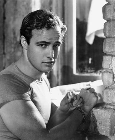 un giovane Marlon Brando